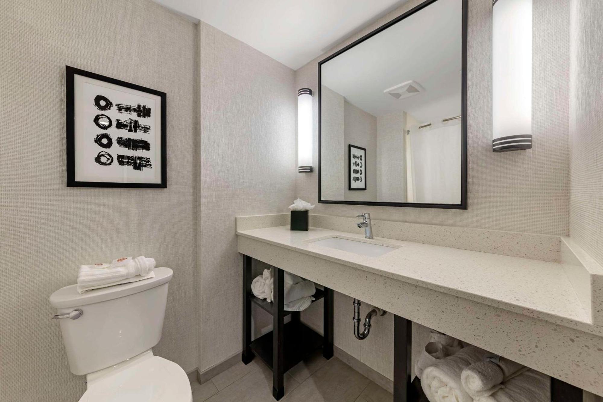 Comfort Inn & Suites Miami International Airport Майами-Спрингс Экстерьер фото