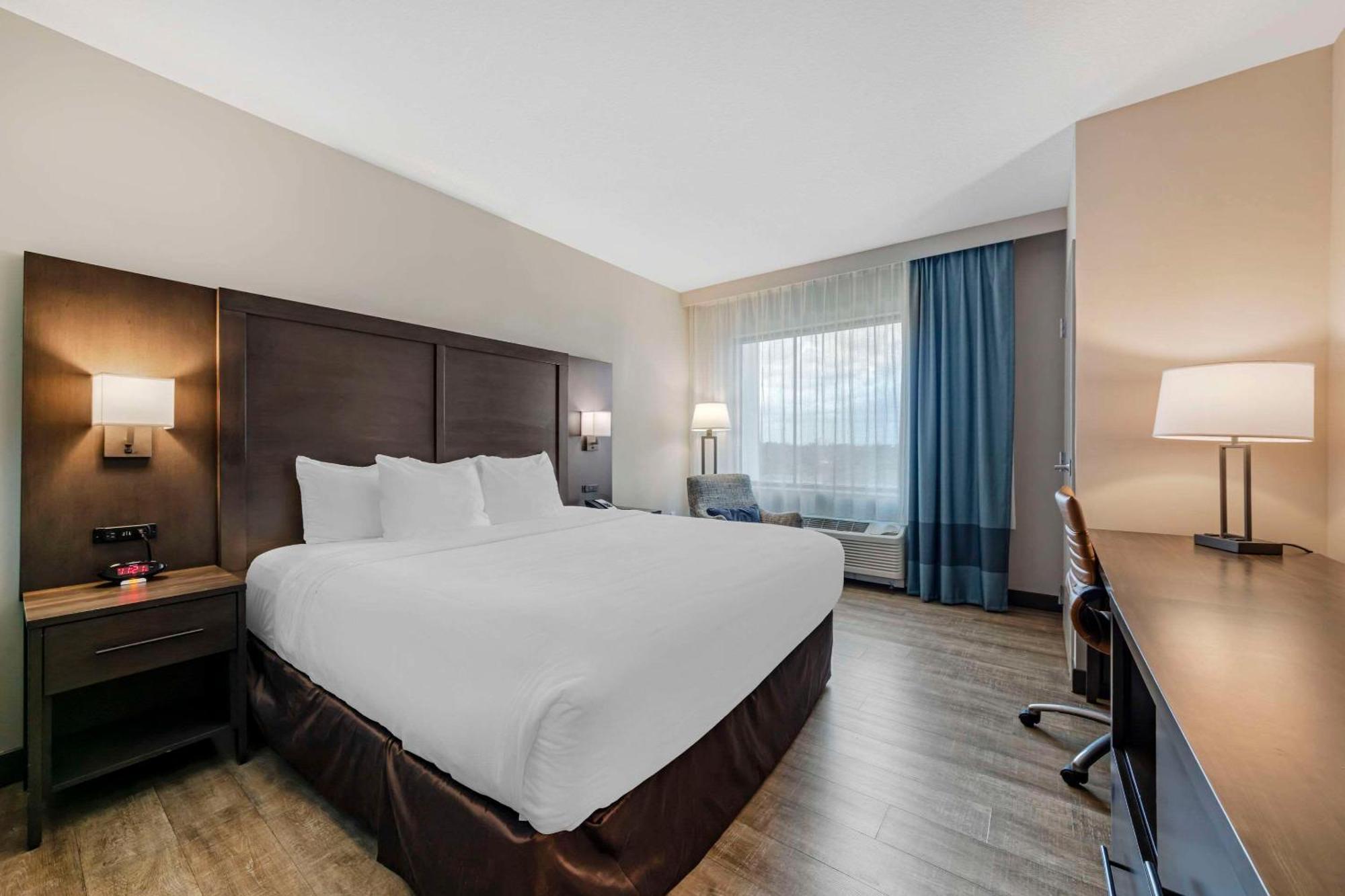 Comfort Inn & Suites Miami International Airport Майами-Спрингс Экстерьер фото