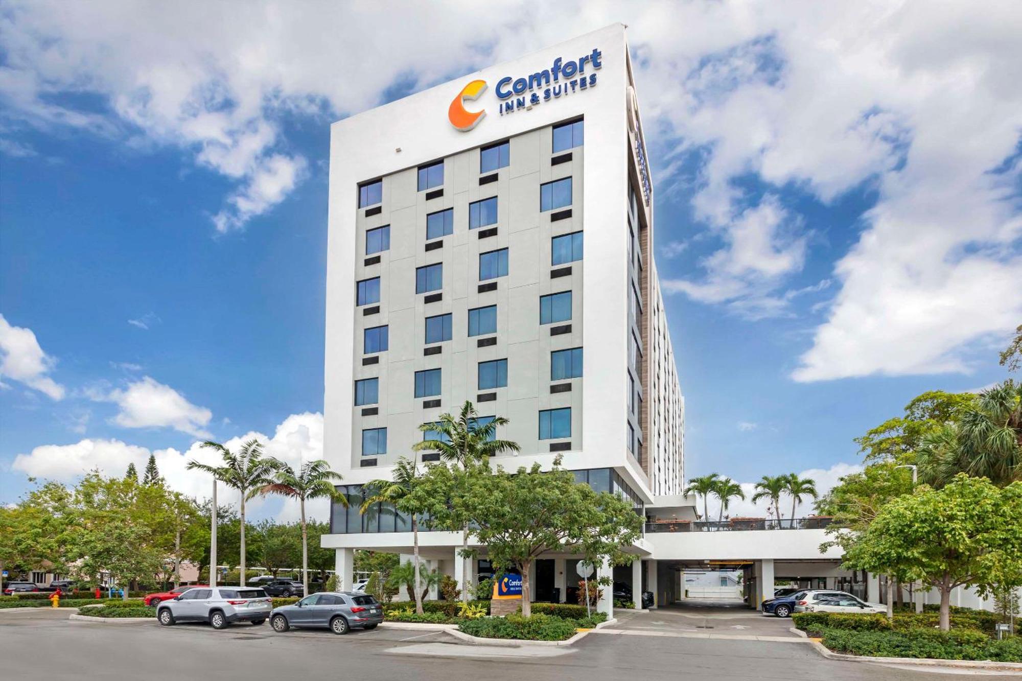 Comfort Inn & Suites Miami International Airport Майами-Спрингс Экстерьер фото