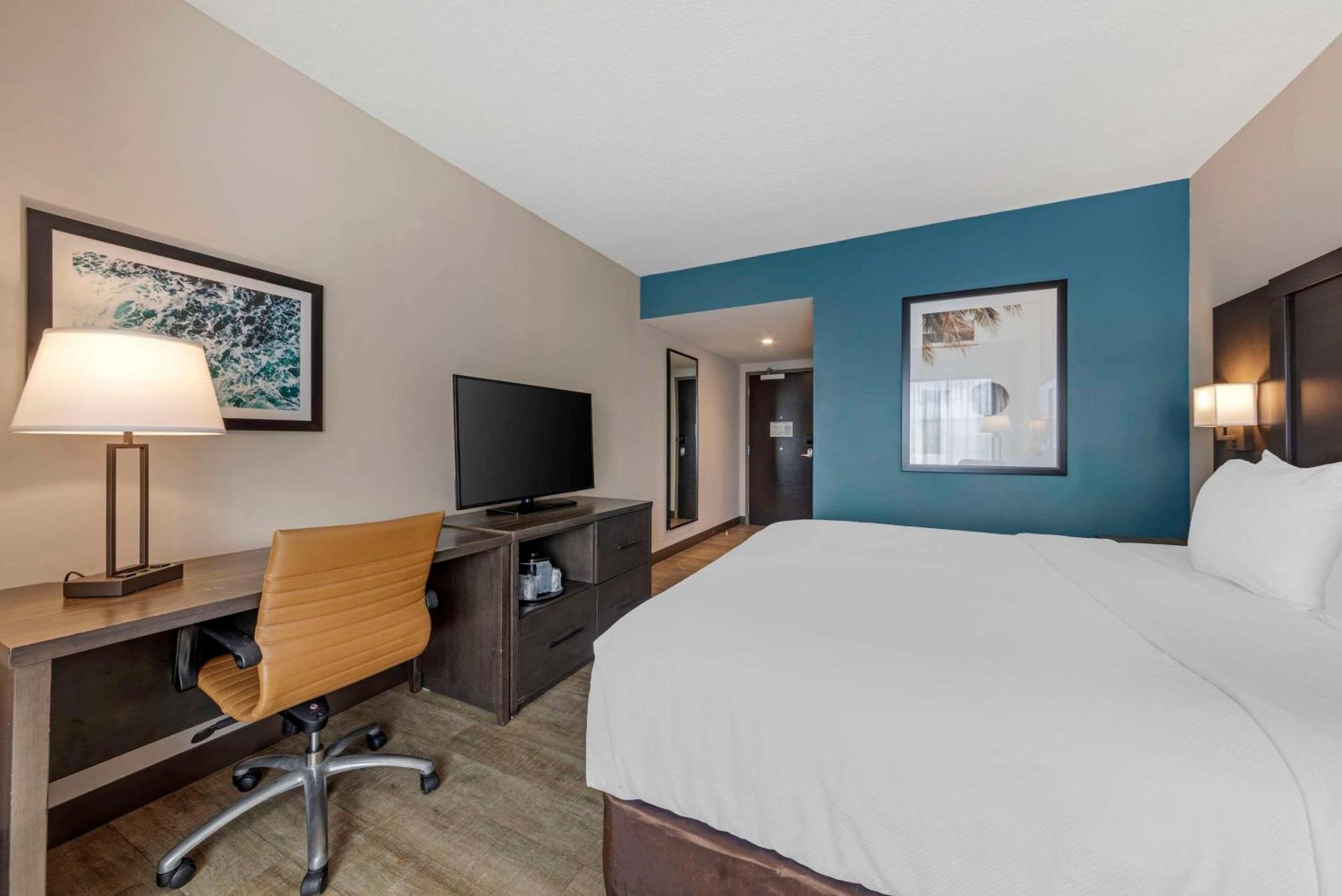 Comfort Inn & Suites Miami International Airport Майами-Спрингс Экстерьер фото